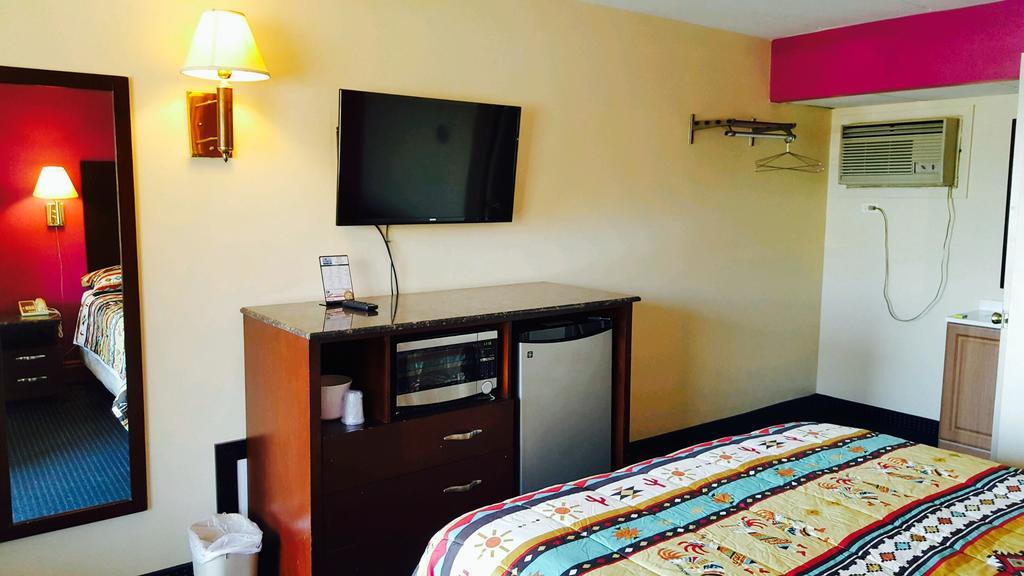 American Inn And Suites Countryside Extérieur photo