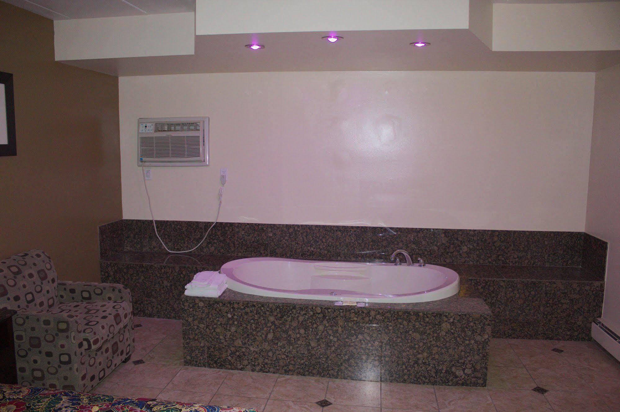 American Inn And Suites Countryside Extérieur photo
